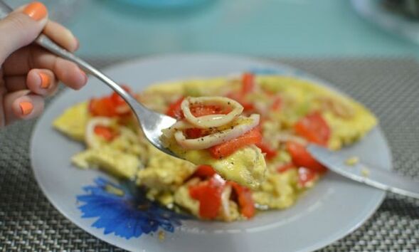 omelette with squid for protein diet